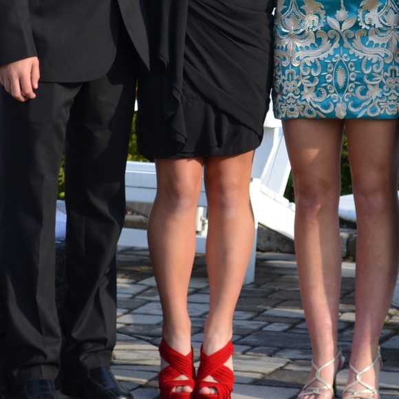 Red Deb Heel! Size 8! - Picture 5 of 6